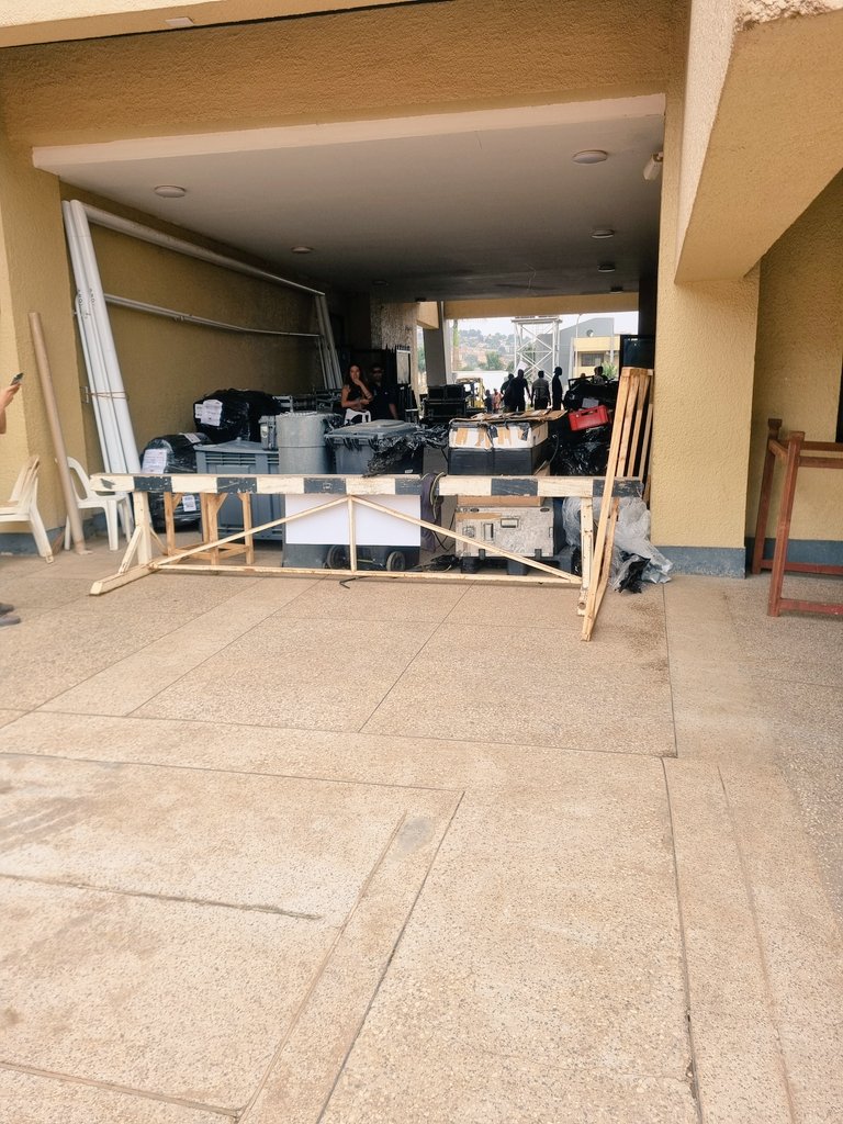 Broadcasting equipment is in, including VAR! We’re getting set to beam every moment live to the continent. 🎥
⚽

 #CHAN2024 • #CHAN2024Preps