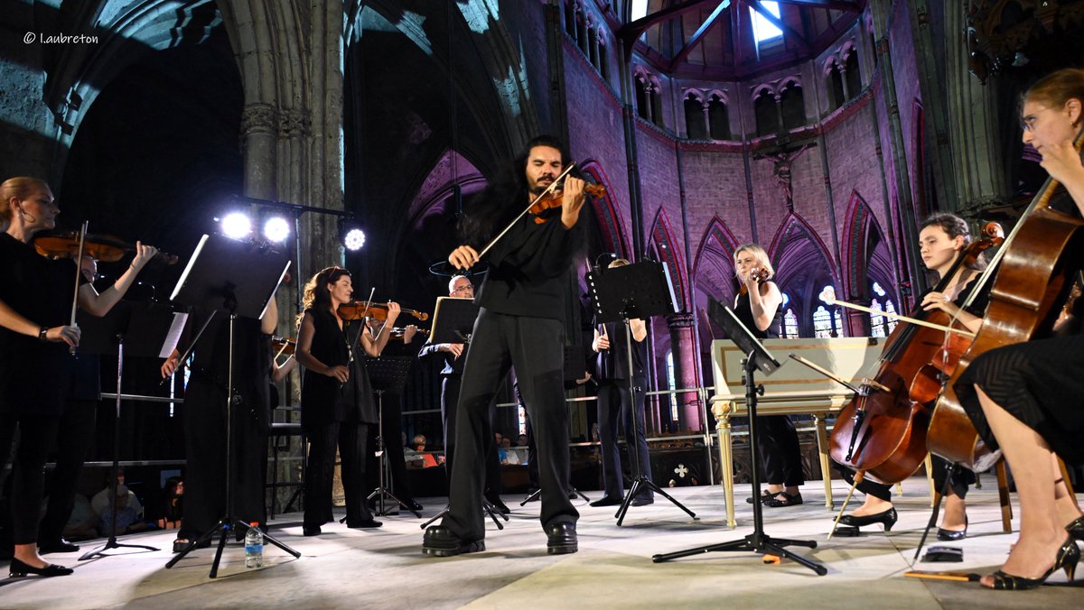 L’équipe du 𝗙𝗲𝘀𝘁𝗶𝘃𝗮𝗹 𝗠𝘂𝘀𝗶𝗾𝘂𝗲𝘀 𝗩𝗶𝘃𝗮𝗻𝘁𝗲𝘀 tient à adresser 𝘀𝗲𝘀 𝗽𝗹𝘂𝘀 𝘀𝗶𝗻𝗰𝗲̀𝗿𝗲𝘀 𝗿𝗲𝗺𝗲𝗿𝗰𝗶𝗲𝗺𝗲𝗻𝘁𝘀 à l’ensemble de celles et ceux qui ont contribué à la réussite de cette belle édition !
📸Les photos du festival : flic.kr/s/aHBqjCoHSB