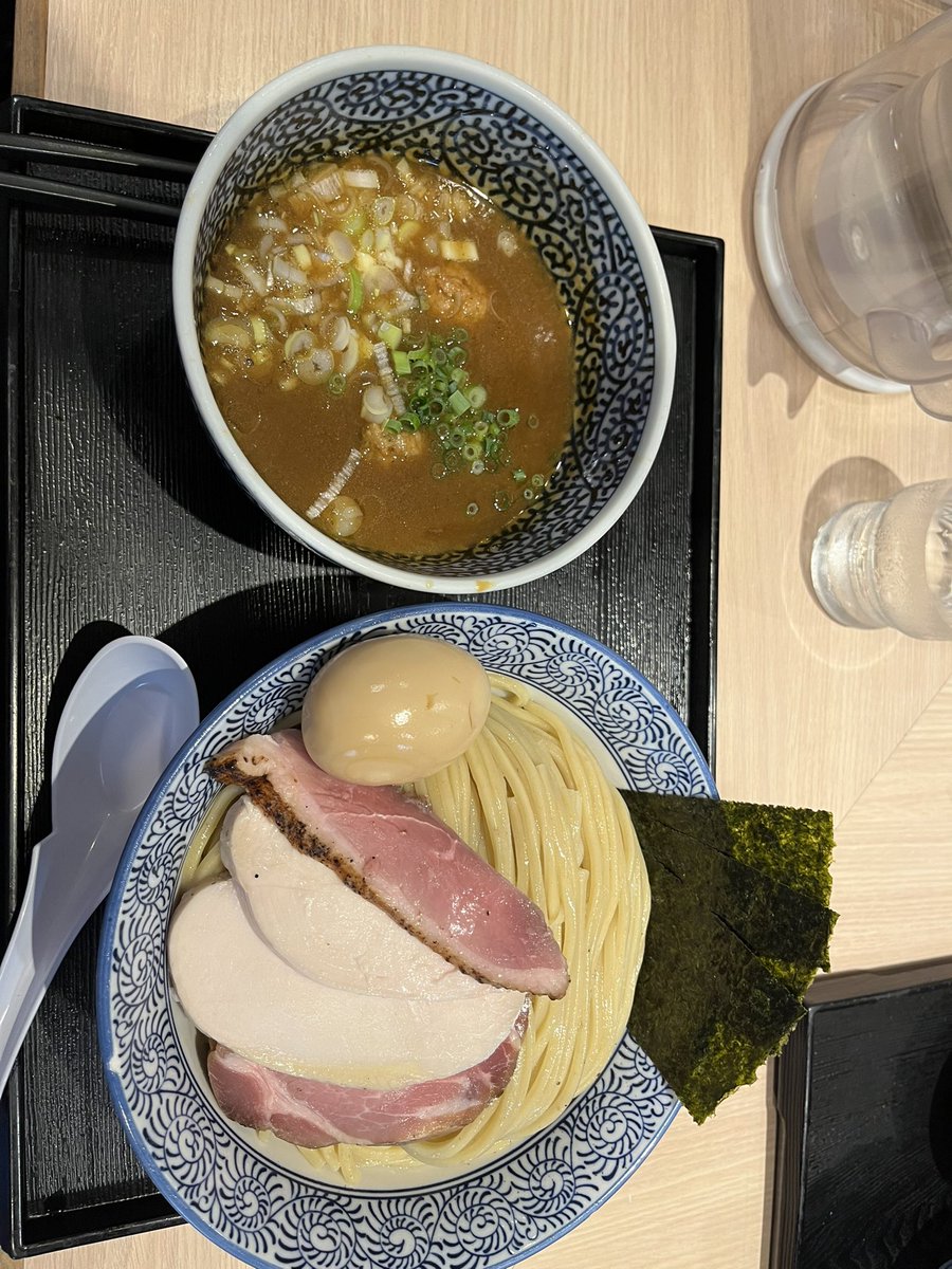 有名つけ麺

並ばずに食えた