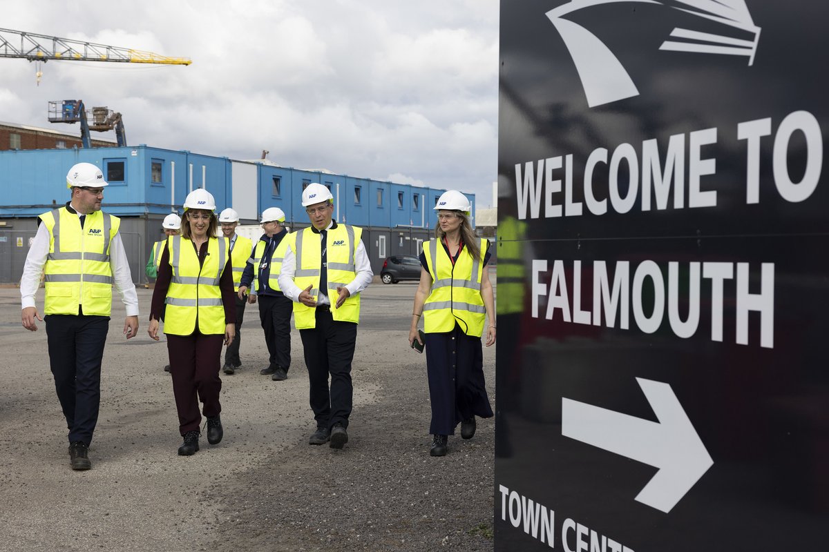 Rachel Reeves tweet media