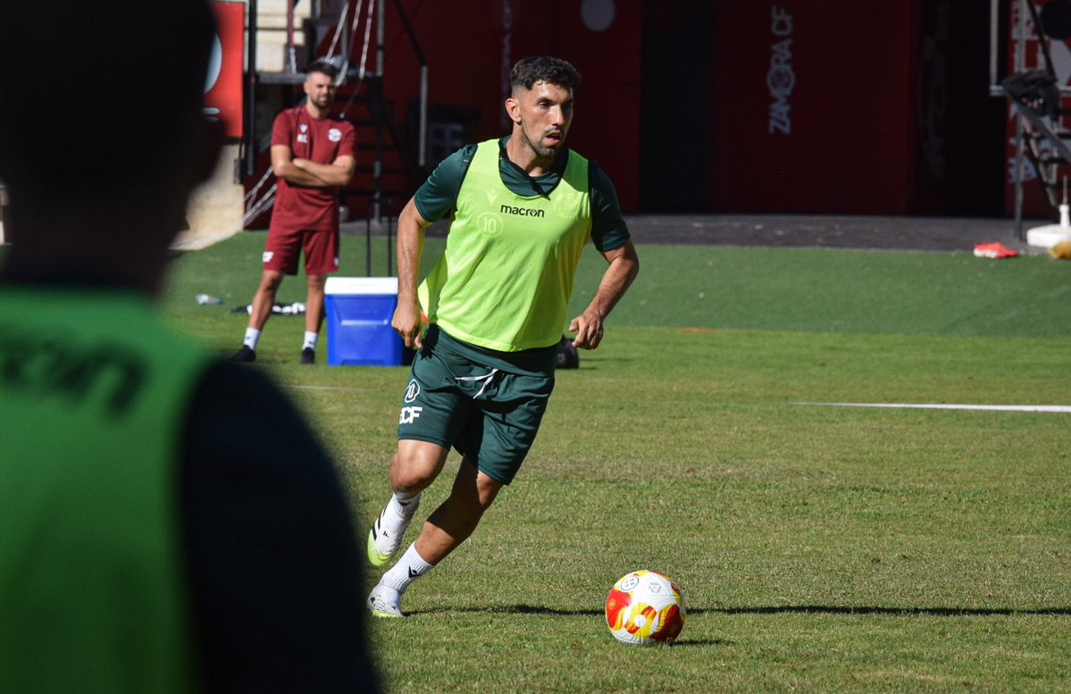 ENTRENAMIENTO⚽️|

¡Primera sesión de hoy finalizada!😍♥️

¡Volvemos a las 19 horas!⚽️🤩

#VamosMiZamora