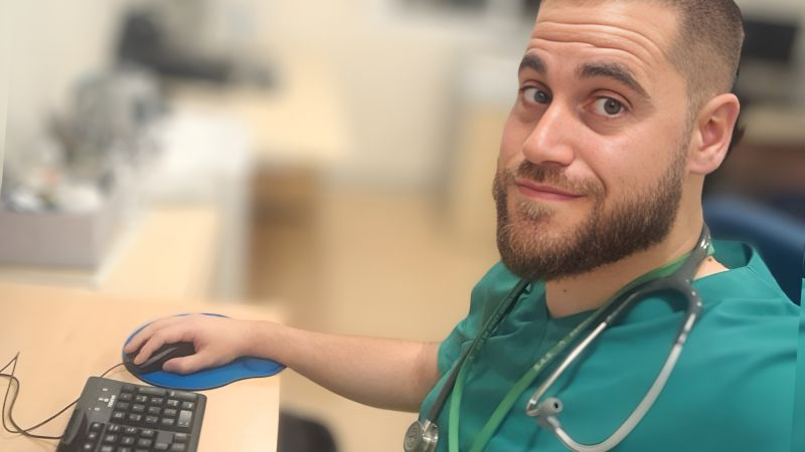 “La inteligencia artificial está cambiando las reglas del juego”. El <a href="/drmoradelgado/">Juan Mora Delgado</a> , experto en medicina interna e IA y conferenciante, es pionero en transformar la medicina con la IA, mejorando diagnósticos y resultados clínicos.
👇 Descubre más:
 bit.ly/3pdW5g6