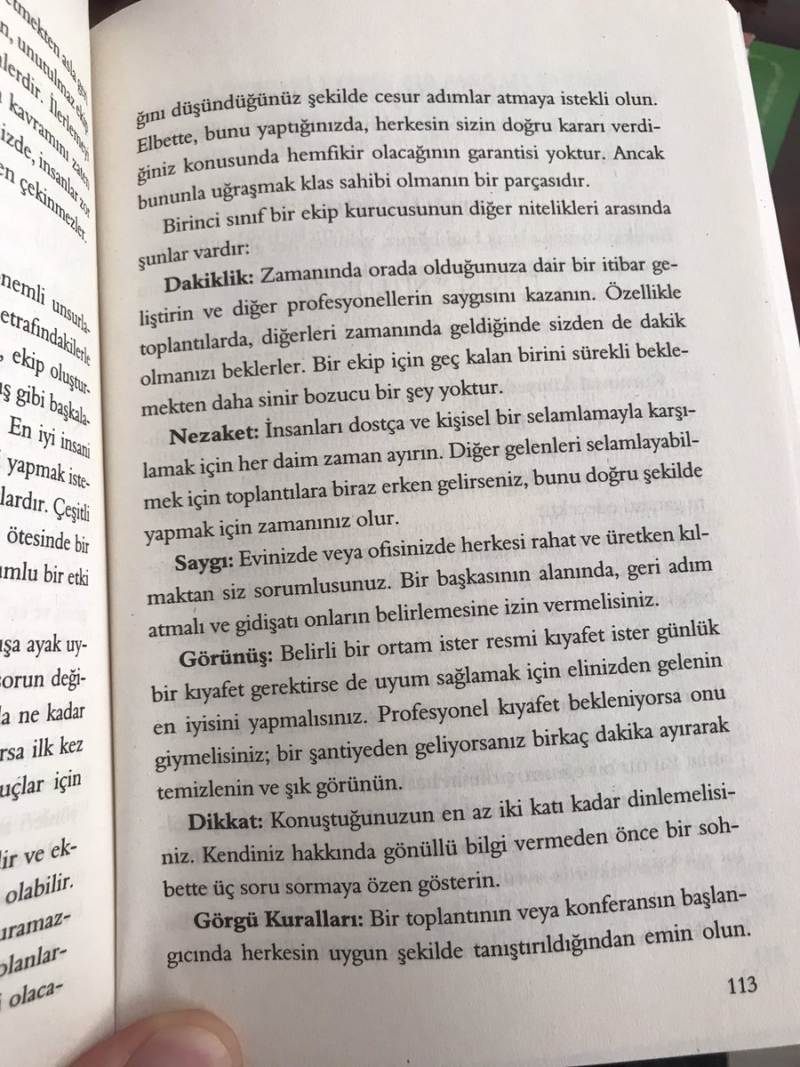 Esnafımız Sn.Ersin TOSUN’U ziyaretimiz.Patronunuzu müşteriniz ,müşterinizde patronunuz olarak düşünün. Asıl sorumluluğunuz müşterinizin ihtiyaçlarına hizmet etmektir.Klas sahibi insanlar için başkalarının başarısı ,kendi başarılarına eşit önemdedir.İletişim etkileşim bağlantılar