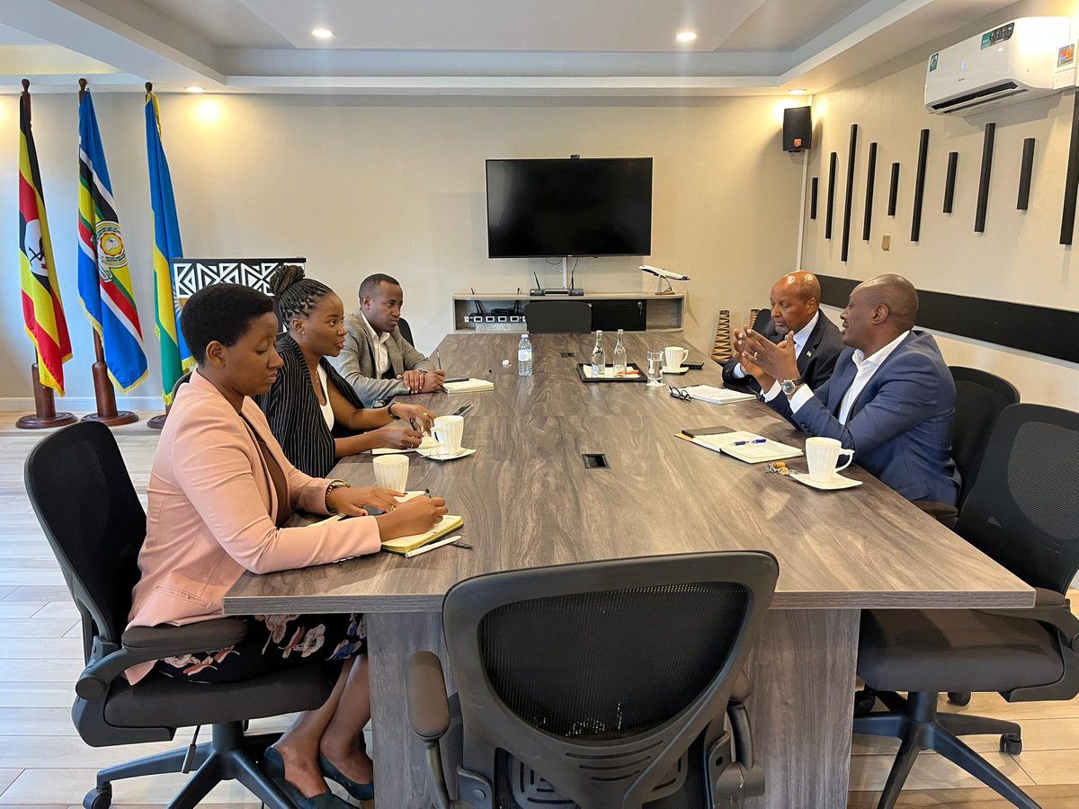VUCoopEd's tweet photo. The discussion focused on bridging academic learning with real-world experience; core to our Cooperative Education model and explored opportunities for Victoria University students to serve in Rwanda through placements & experiential learning.
#WorkIntegratedLearning #VUCoop 2/3 https://t.co/bpWtMuQe6Y