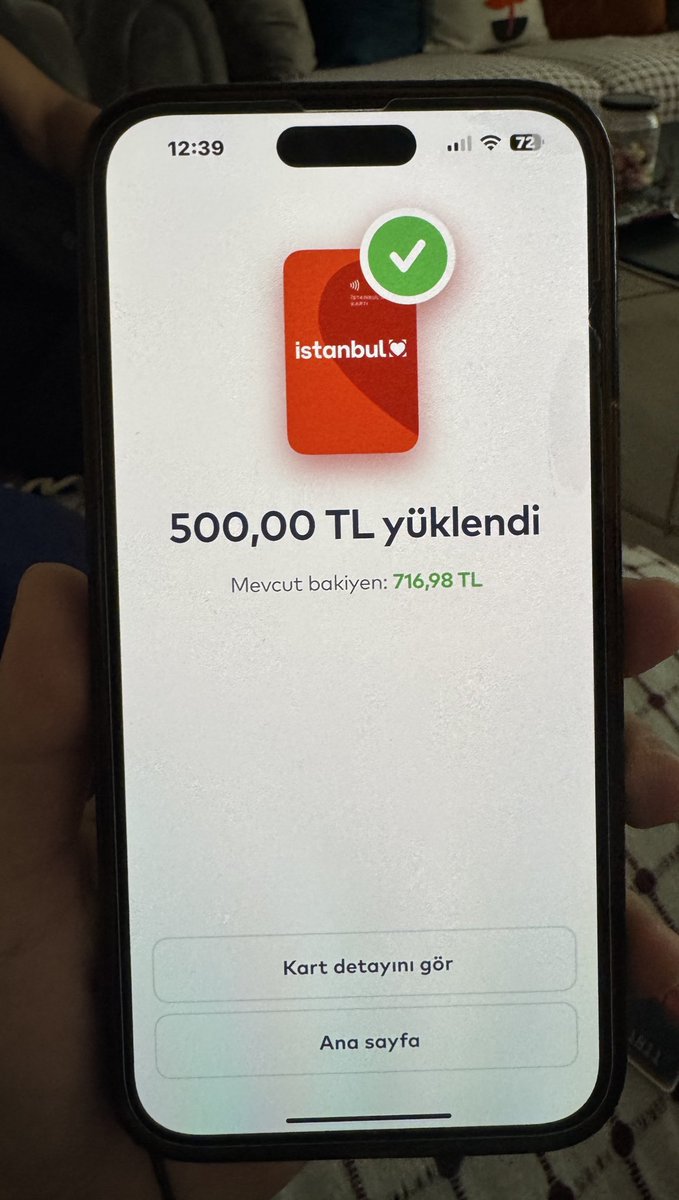 siinemderler's tweet photo. Bu devirde 500 (beşşüz) tl görünce önce dolandırıldım sandım, sonra sevindim hshdhd. Kim destek olduysa gönlü zenginmiş, Allah razı olsun. İstanbulkart’ı bastıkça dua var artık.. Varol Ekrem başkanımmmmm @ekrem_imamoglu @haberibbcomtr @istanbulbld https://t.co/mT4ZMNBw27