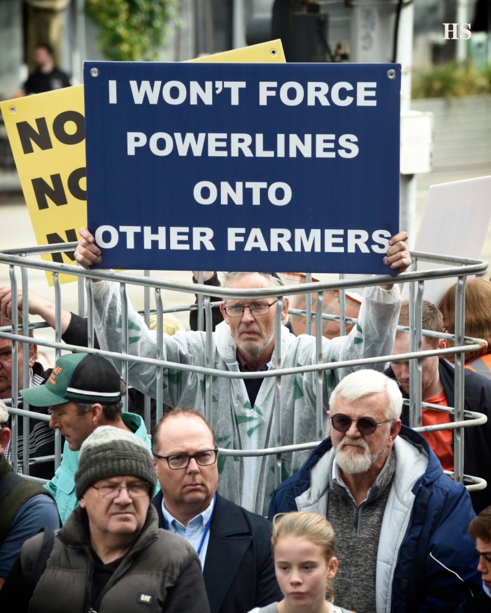 Livestream playback of Land Rights Rally in Melbourne today here. Terrific speeches from all involved. facebook.com/share/v/19gbDD… <a href="/BradBattinMP/">Brad Battin MP</a> <a href="/_davidlimbrick/">David Limbrick MP 🌸</a> <a href="/EmmaKealyMP/">Emma Kealy MP</a> <a href="/BenDuxson/">Ben Duxson</a> <a href="/MarciaMc10/">MarciaMc</a> <a href="/TheIPA/">Institute of Public Affairs</a> #minefreemalleefarms #nakedfarmer