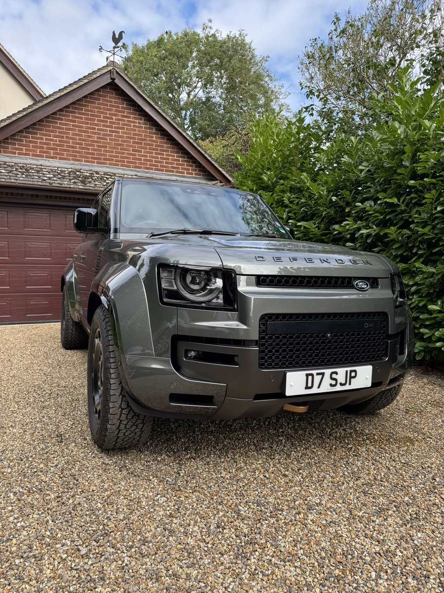 freddiecamp's tweet image. Now covered 600 miles and the OCTA just gets better and better. Definitely the best ‘all round’ vehicle i’ve ever owned. Blistering performance and loud, but also quiet and refined when you just want chill out in ‘normal’ mode. Love it. 😊 #defender #octa #landrover