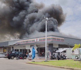 Snowyyy95's tweet photo. @Justiceis_real @Julynwn @jacobincambodia Thai gas station and hospital. Killed many Thai citizen. Demon. https://t.co/8qKR6K8y5C