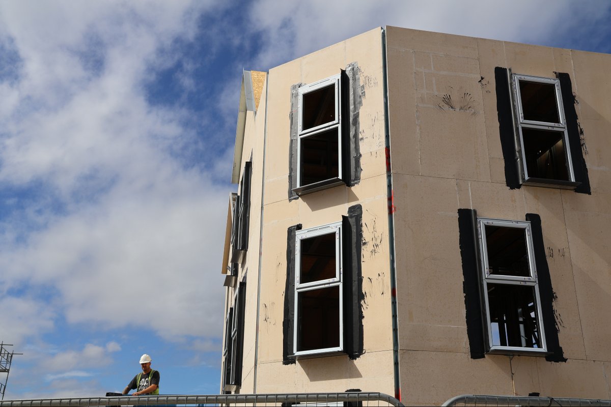 Phase 1 at Waverley Central is almost sold out. 🤩

We have one key ready 3B ‘Terrence’ corner plot available and just one 4B ‘Magdalene’ Mews left. 

Phase 2 has now launched with 4 reservations already…

Explore all available homes:
➡️ ll.ink/1aNeEl

#SkyHouse