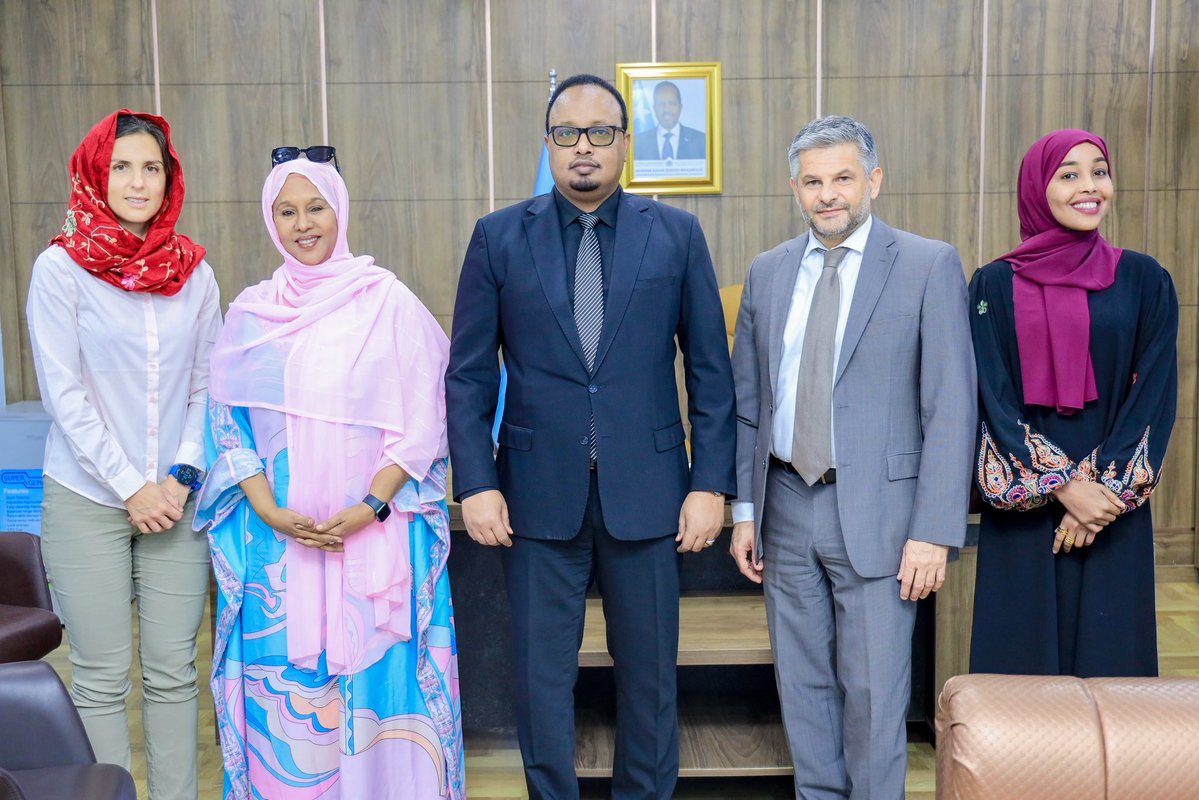The Deputy Minister of Interior H.E. Ambassador Abdihakim Ashkir, met with a delegation from the Principles for Peace Foundation, a key partner supporting Somalia’s reconciliation and peacebuilding efforts.