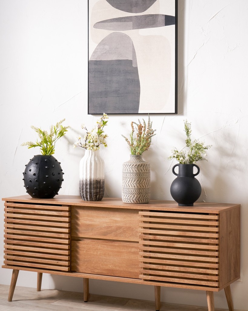 PacificLifeUK's tweet photo. Versatile styling options and a neutral palette make these vases a great finishing touch. To view the full range, visit our website. 
#TradeOnly https://t.co/yvd84OsgHl