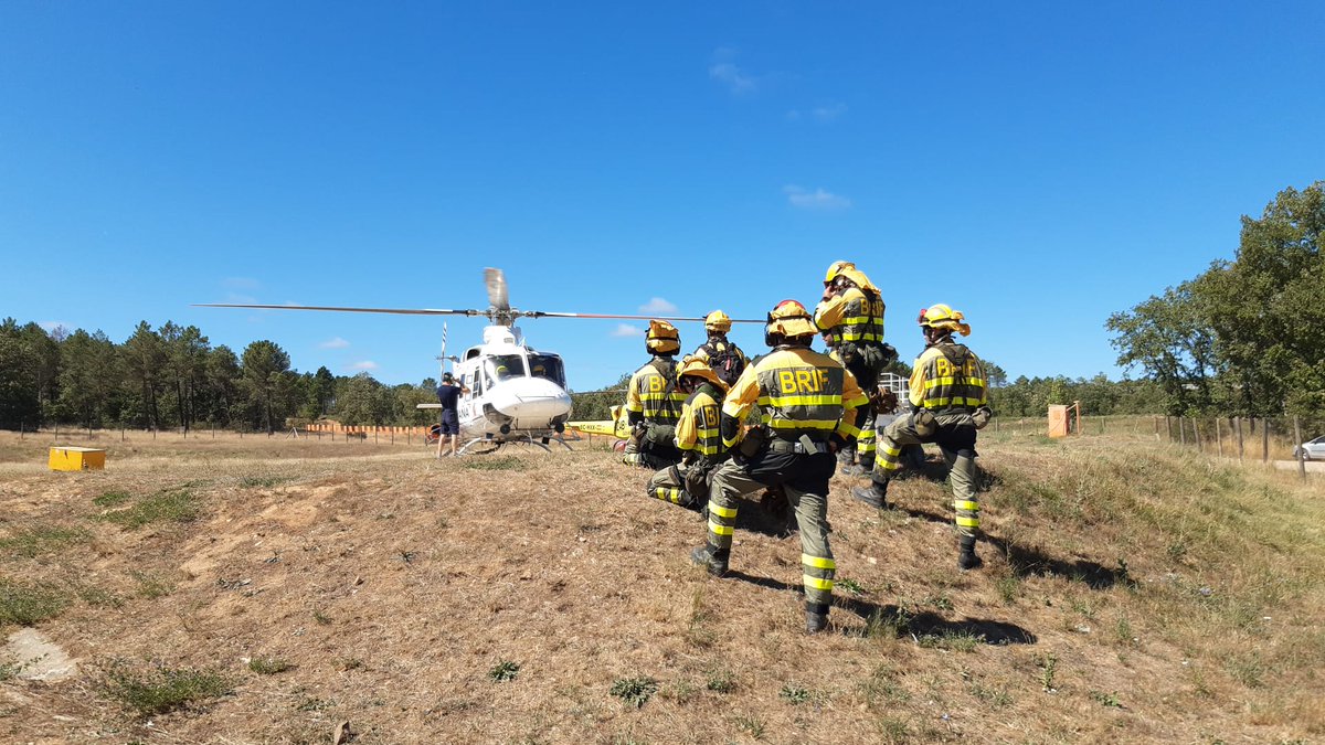 ATBRIF (@at_brif) on Twitter photo 11:50📸 <a href="/briflubia/">BRIF-A LUBIA</a> con base en #Soria activada para trabajar en el #IFCuevasDelValle #Ávila.
Trabajarán con 18🧑🚒#BomberosForestales #BRIF sus dos🚁🚁y 4 vehículos por tierra.
Somos #BRIF de <a href="/mitecogob/">Transición Ecológica y Reto Demográfico</a> 11:50📸 <a href="/briflubia/">BRIF-A LUBIA</a> con base en #Soria activada para trabajar en el #IFCuevasDelValle #Ávila.
Trabajarán con 18🧑🚒#BomberosForestales #BRIF sus dos🚁🚁y 4 vehículos por tierra.
Somos #BRIF de <a href="/mitecogob/">Transición Ecológica y Reto Demográfico</a>
