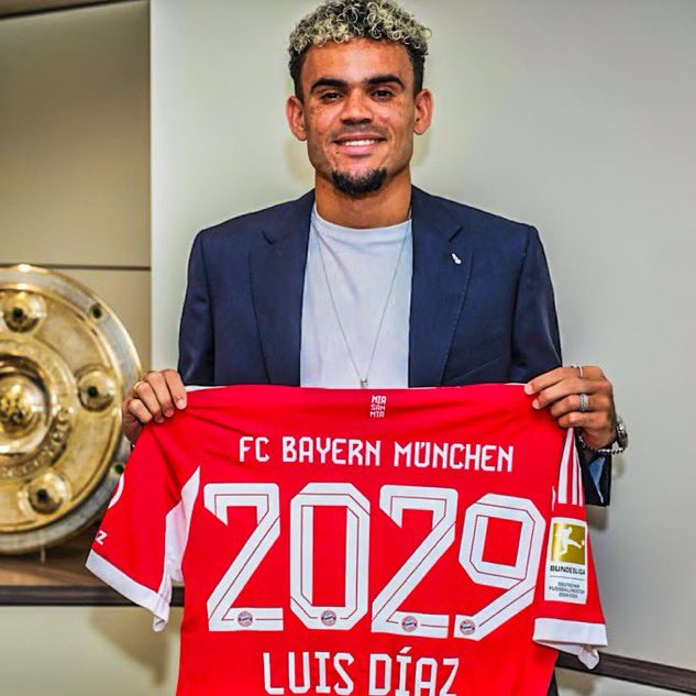 OFICIAL. Bayern Munchen ha fichado al extremo Colombiano, procedente del Liverpool, Luis Díaz (28), llega por un precio de £65.5M, firmando por 4 temporadas hasta Junio del 2029. ✅🇨🇴