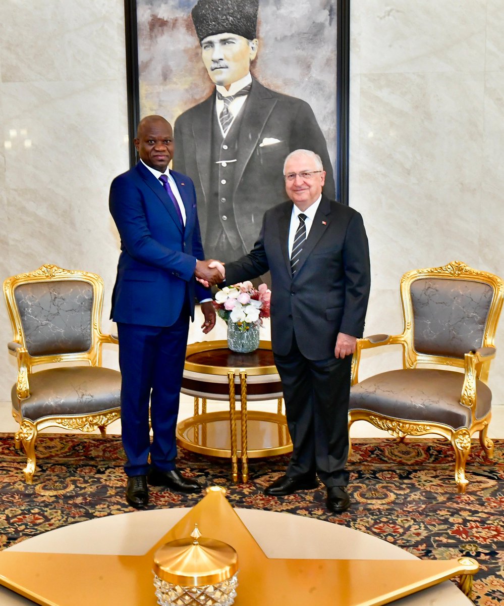 Le Président de la République, Brice Clotaire Oligui Nguema, est arrivé ce 30 juillet 2025 à Ankara pour une visite d’État en Turquie, sur invitation de S.E. Recep Tayyip Erdoğan.

Pour plus d'information : presidence.ga/2025/07/30/dip…

#RelationsInternationales #GabonTurquie