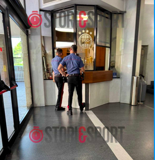 MicheleSpiezia1's tweet image. Cosa ci facevano ieri (foto scattata intorno alle 9) i #carabinieri alla portineria della sede @FIGC in via Allegri? In attesa di risposte dal presidente #Gravina o da #FIGC resta un&apos;indiscrezione: pare abbiano richiesto documenti relativi a passaggi (o ammissioni?) di #società