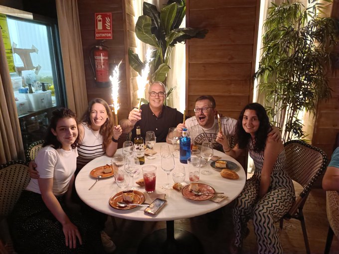 bioorganicaUOVI's tweet image. Sara and Laura's work on the photobiocatalytic deracemization of chlorohydrins has been published as a VIP article in @ChemSusChem: doi.org/10.1002/cssc.2…
Although our beloved #IvanLavandera is no longer with us, he continues shining so we dedicate this article to his memory 🥰