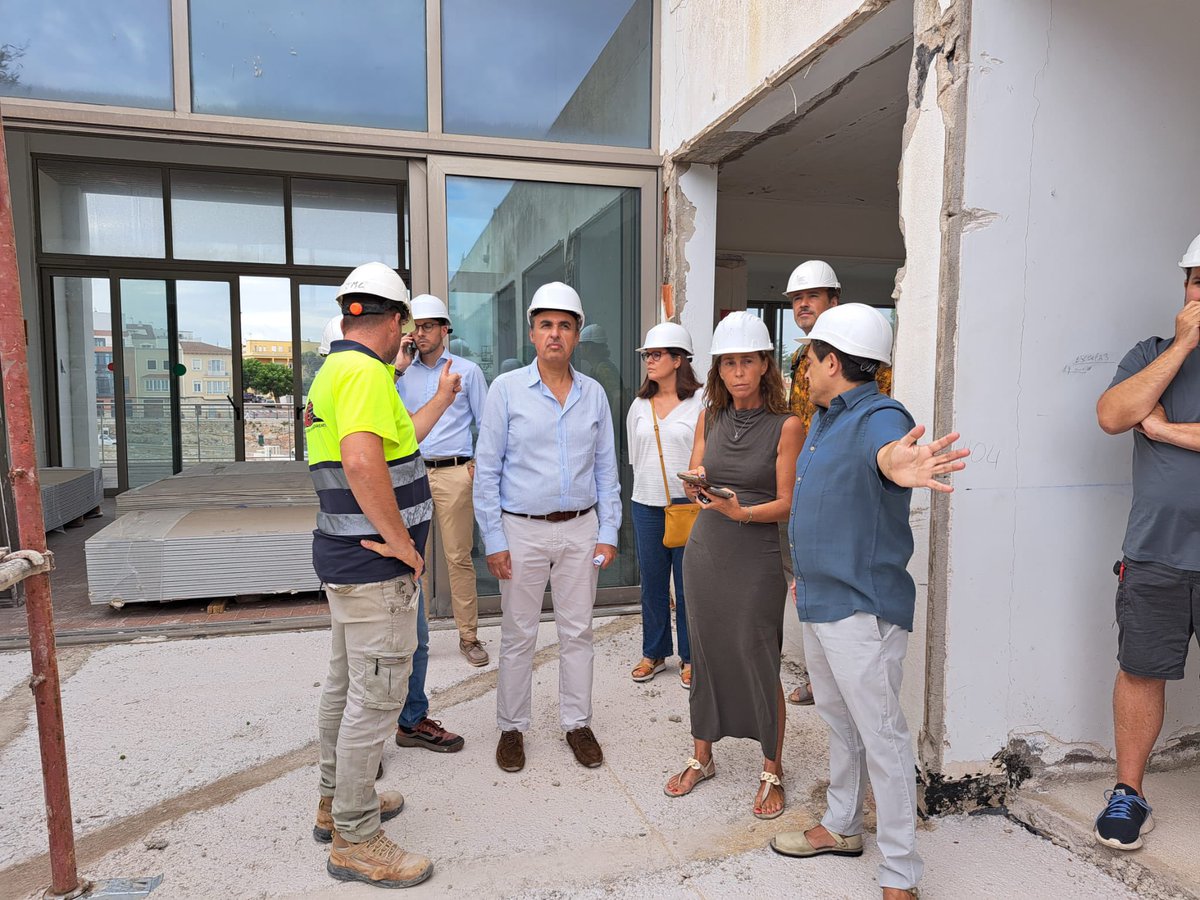 EDUNIB (@edun_ib) on Twitter photo El conseller <a href="/AVeraAlemany/">Antoni Vera</a> , juntament amb la directora territorial d’Educació a Menorca, Àlex Marqués, han visitat les obres del nou centre CIFP Ciutadella per conèixer de primera mà l’evolució del projecte. El conseller <a href="/AVeraAlemany/">Antoni Vera</a> , juntament amb la directora territorial d’Educació a Menorca, Àlex Marqués, han visitat les obres del nou centre CIFP Ciutadella per conèixer de primera mà l’evolució del projecte.