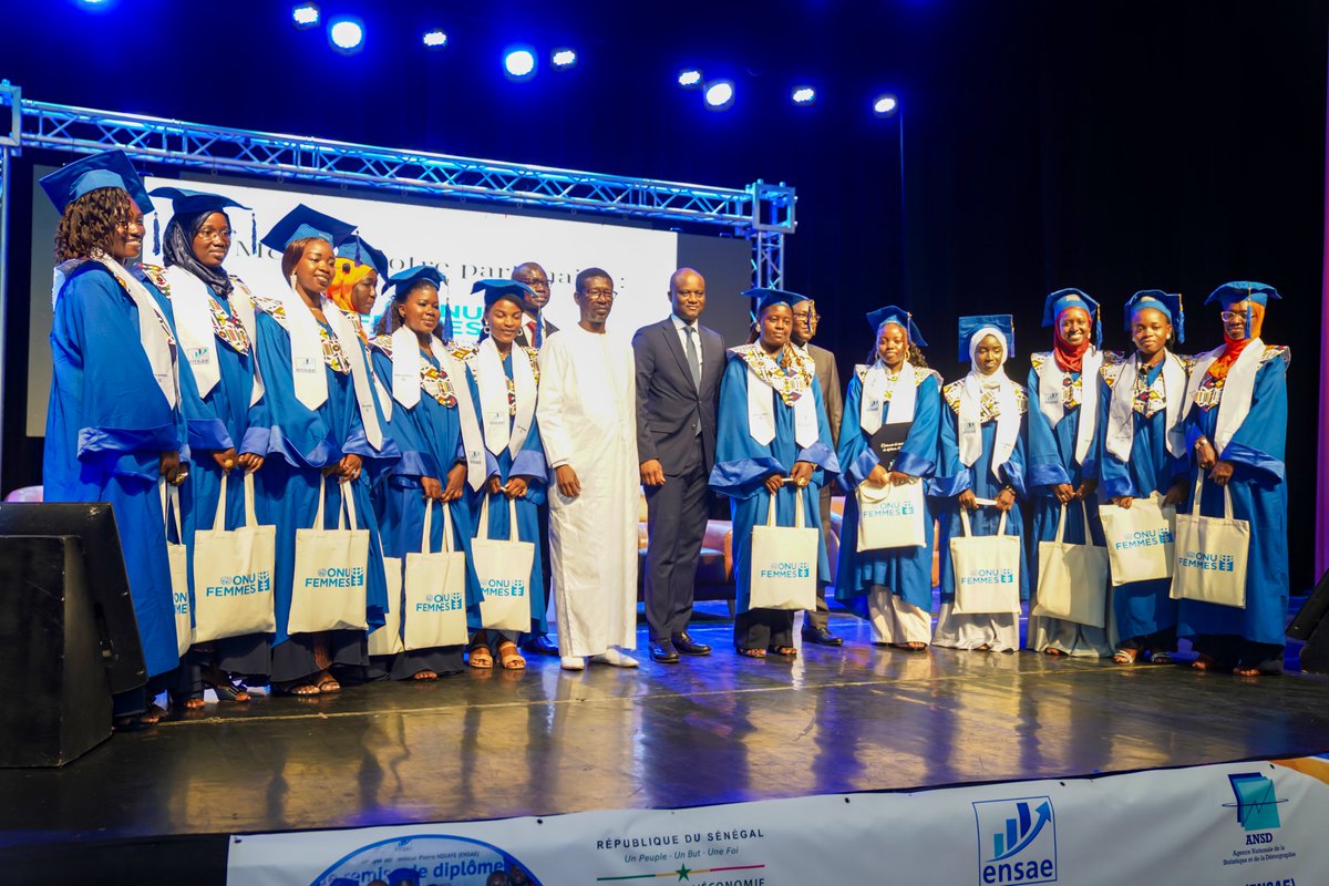 statsenegal's tweet photo. 🎓49 jeunes statisticiens issus de 8 pays africains ont reçu leurs diplômes de l’@ENSAE_DK ce 29 juillet 2025 à SORANO. La cérémonie, présidée par Dr @RahmaneSARR et parrainée par Pr Mary Teuw NIANE, marque un pas de plus vers l’excellence statistique. #ANSD #MEPC @economie_sn https://t.co/nx5m5nigYj