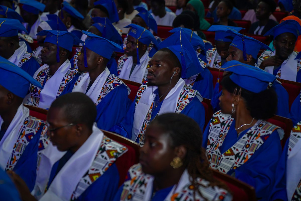 statsenegal's tweet photo. 🎓49 jeunes statisticiens issus de 8 pays africains ont reçu leurs diplômes de l’@ENSAE_DK ce 29 juillet 2025 à SORANO. La cérémonie, présidée par Dr @RahmaneSARR et parrainée par Pr Mary Teuw NIANE, marque un pas de plus vers l’excellence statistique. #ANSD #MEPC @economie_sn https://t.co/nx5m5nigYj