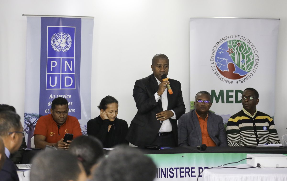 PNUD_Madagascar's tweet photo. 🎥 LIVE REPORT: #MEDD #BNCCREDD+, the Eastern Regions are coming together in Toamasina to share their voices for an ambitious, inclusive, and locally grounded #CDN3
Communities, civil society, local authorities, and key stakeholders are co-creating Madagascar’s climate future 🇲🇬 https://t.co/j6LhJUm8Rs