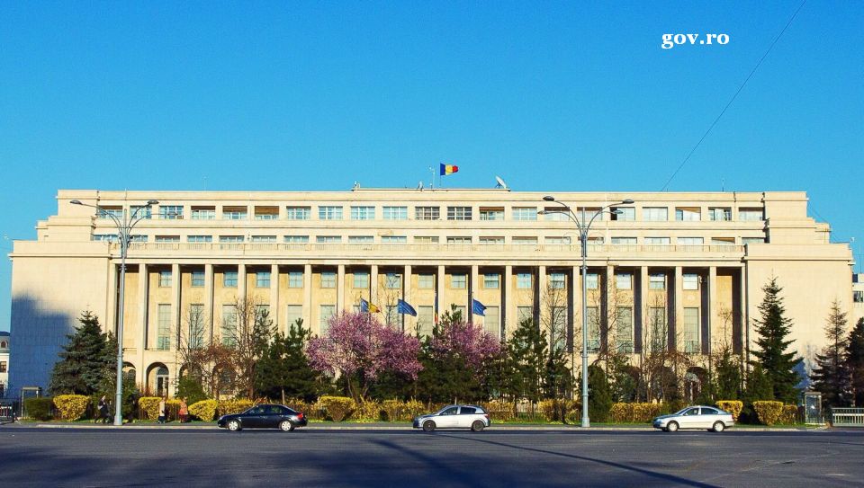 RRInternational's tweet photo. Guvernul va încerca să identifice #fonduri suplimentare la #rectificarea bugetară de luna viitoare pentru a continua cât mai multe #proiecte de #investiţii locale prin programul Anghel Saligny. (1/2) https://t.co/0LtXWq1APE