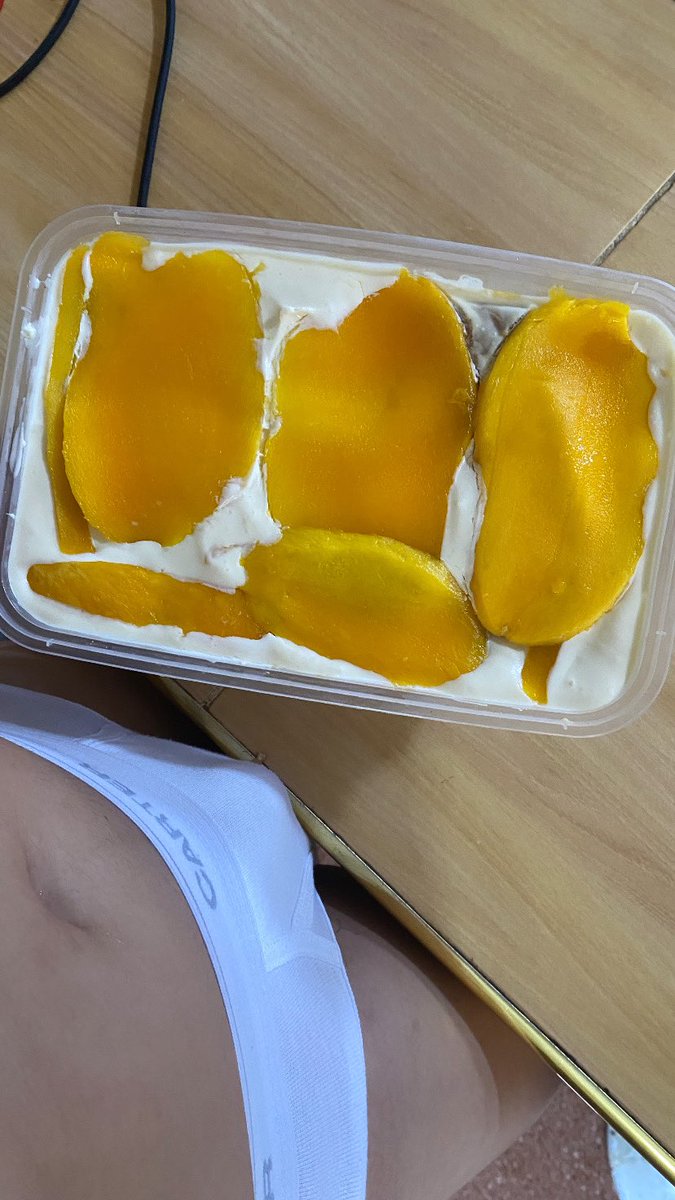 jex_explorer's tweet photo. Punta ka sa bahay, meron mango float https://t.co/4B8WwKQhHz