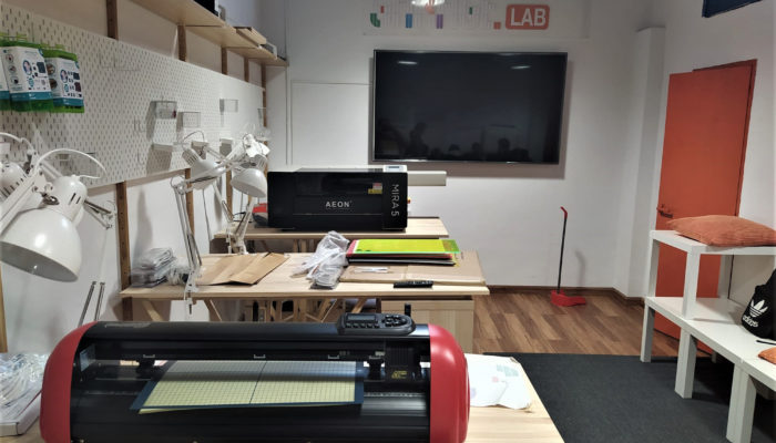 FundacioComtal's tweet photo. ✨ Al GarageLab la creativitat i la tecnologia s’uneixen per transformar realitats.

Robòtica, disseny 3D i cultura maker 💡 per impulsar talent, projectes i noves oportunitats 🚀.

Uneix-te i ajuda’ns a reescriure futur! 

#InnovacióSocial #FabricacióDigital #CulturaMaker https://t.co/qGMPX7myLZ