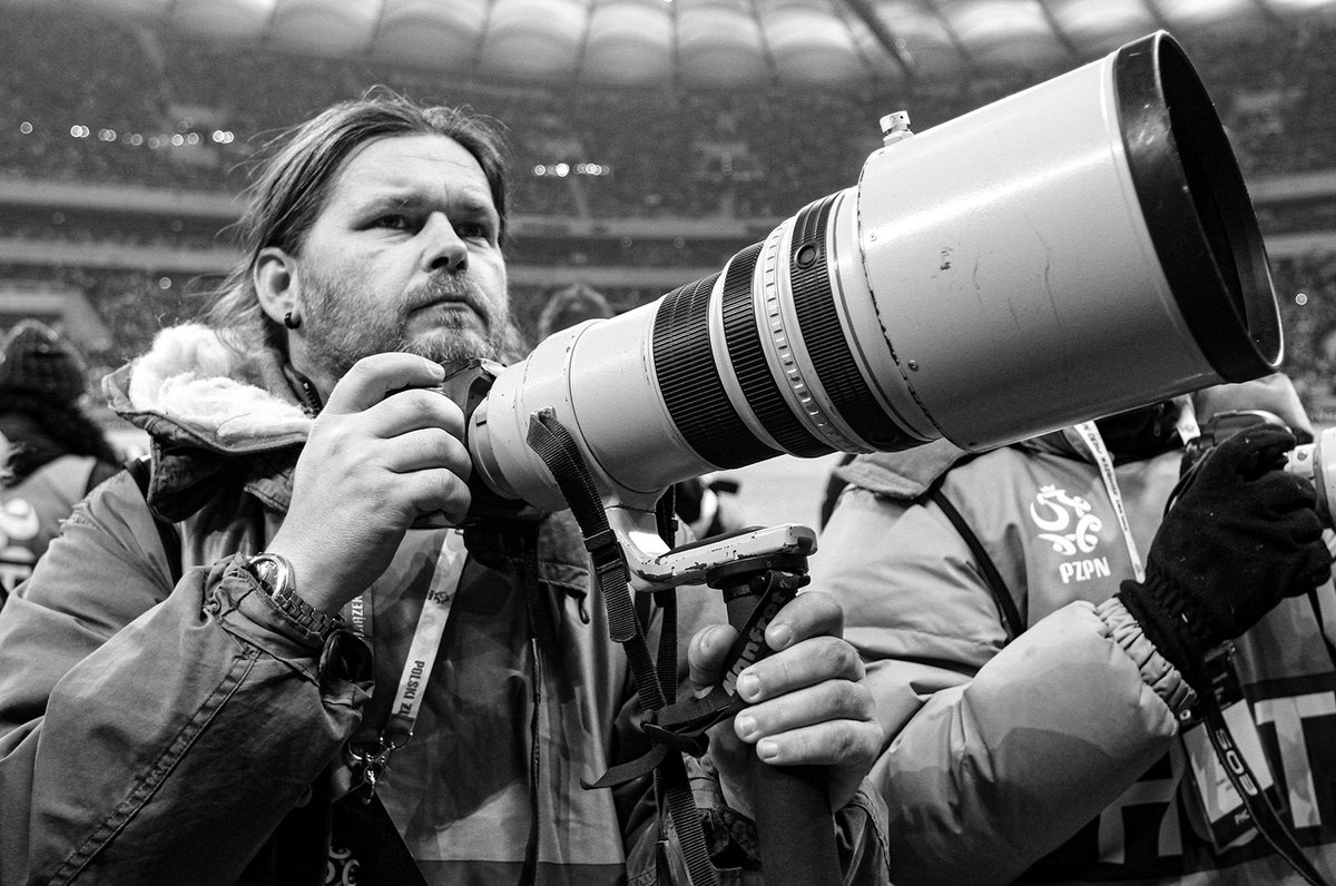 FotoPyK (@fotopyk) on Twitter photo Zmarł <a href="/RadzikTomek/">Tomek Radzik</a>. Fotoreporter, który żył boksem, piłką nożną, ale i - a może przede wszystkim - przyrodą.
Spoczywaj w pokoju Tomek 🙏 Zmarł <a href="/RadzikTomek/">Tomek Radzik</a>. Fotoreporter, który żył boksem, piłką nożną, ale i - a może przede wszystkim - przyrodą.
Spoczywaj w pokoju Tomek 🙏