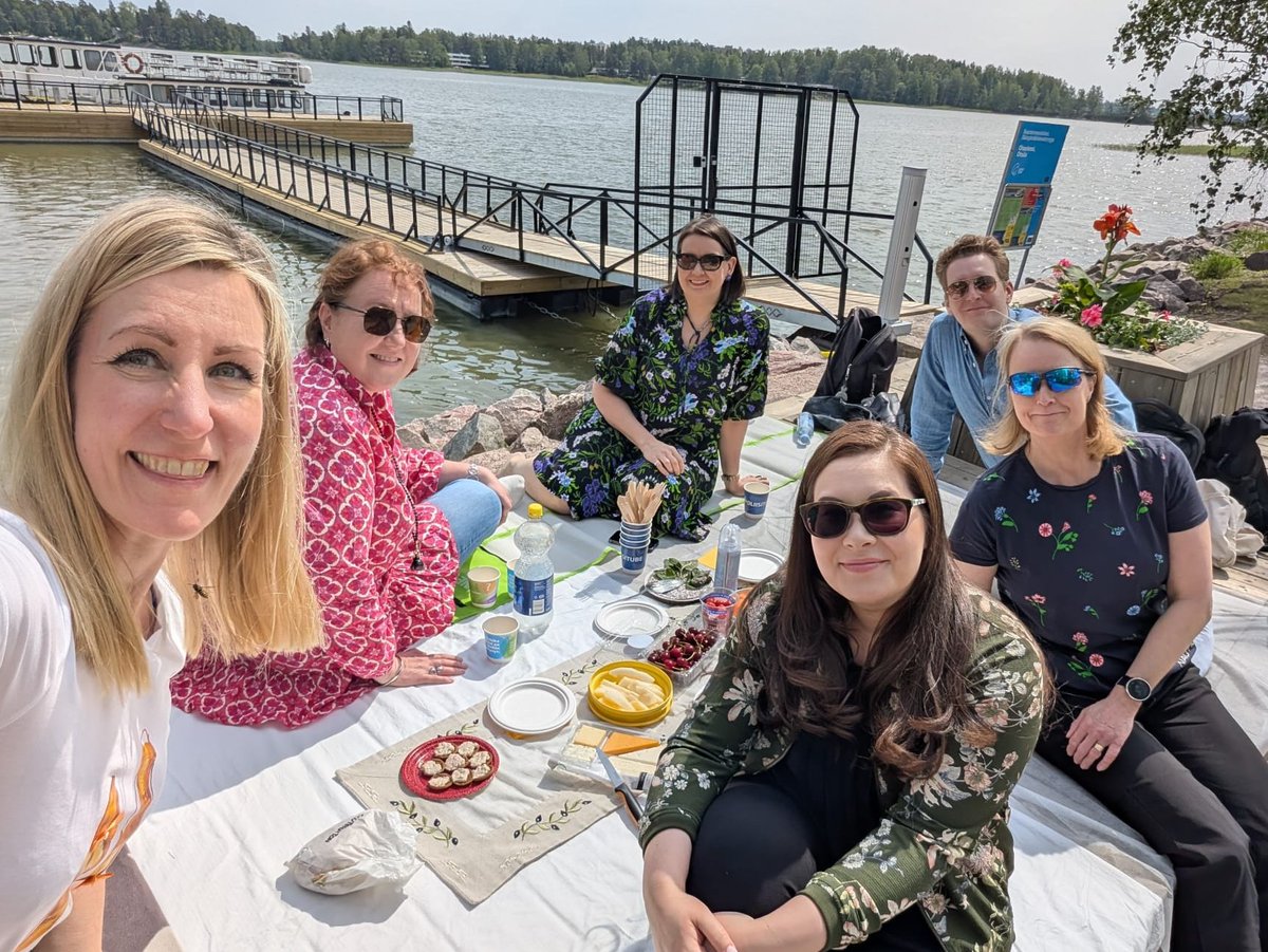 Lämmin kiitos <a href="/MarkoLuotonen/">Marko Luotonen</a> ja <a href="/poliisihallitus/">Poliisihallitus</a> #viestintä - vuoden #henkilökierto kanssanne oli antoisa ja opimme puolin ja toisin 🤝 
Ensi viikolla paluu hallintoyksikköön - odotan innolla🤗  #osaaminen #kehittyminen