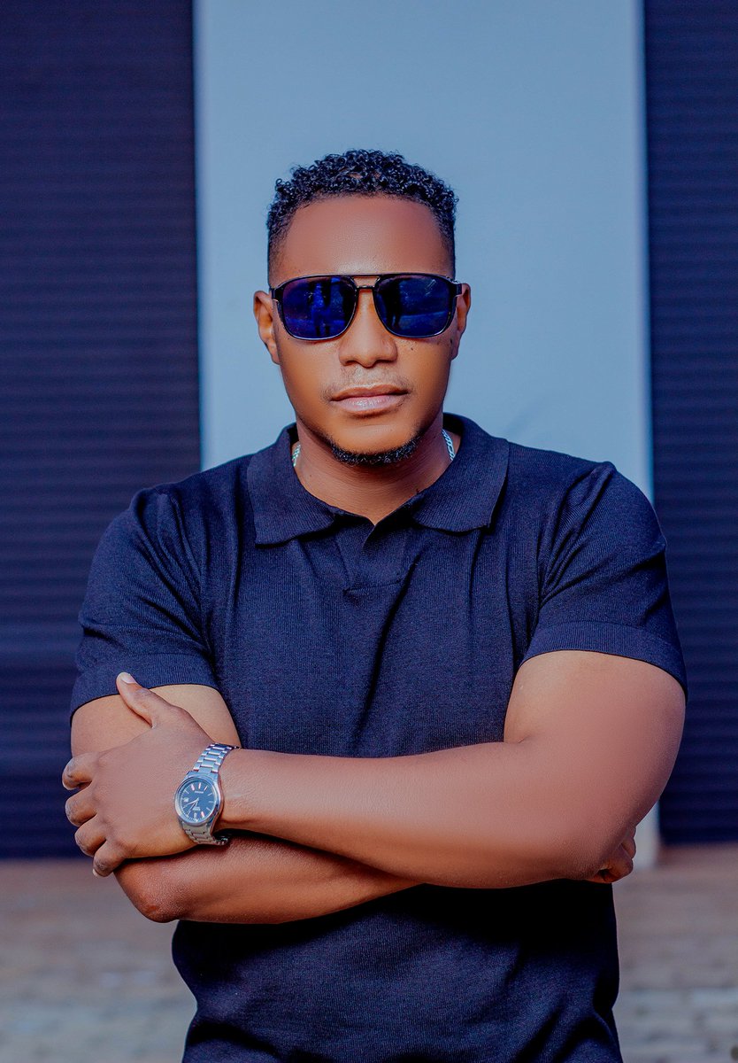 DpRapper's tweet image. Caneco da Manga,😀 Presença Artística!✨
𝗤𝘂𝗲 𝘁𝗮𝗹?
Check This Out Yoh!😎👇

youtu.be/xQBpG7Dwo5w?si…