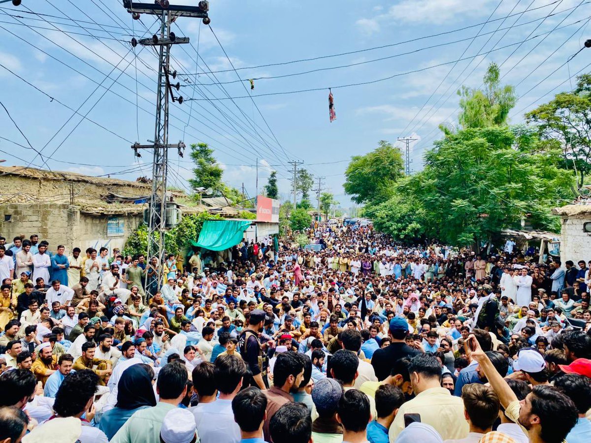 باجوڑ میں جاری ملٹری آپریشن کے خلاف عوام کا ریفرنڈم ہمیں جنگ نہیں امن چاہئے