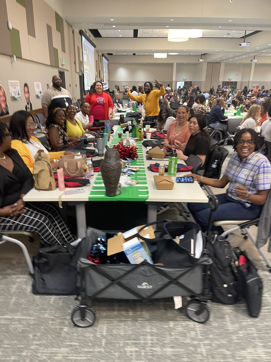 Day 2 of <a href="/AliefISD/">Alief ISD</a> U with these new <a href="/OlleMightyOwls/">Olle Middle School</a>! #GrowingGreatness