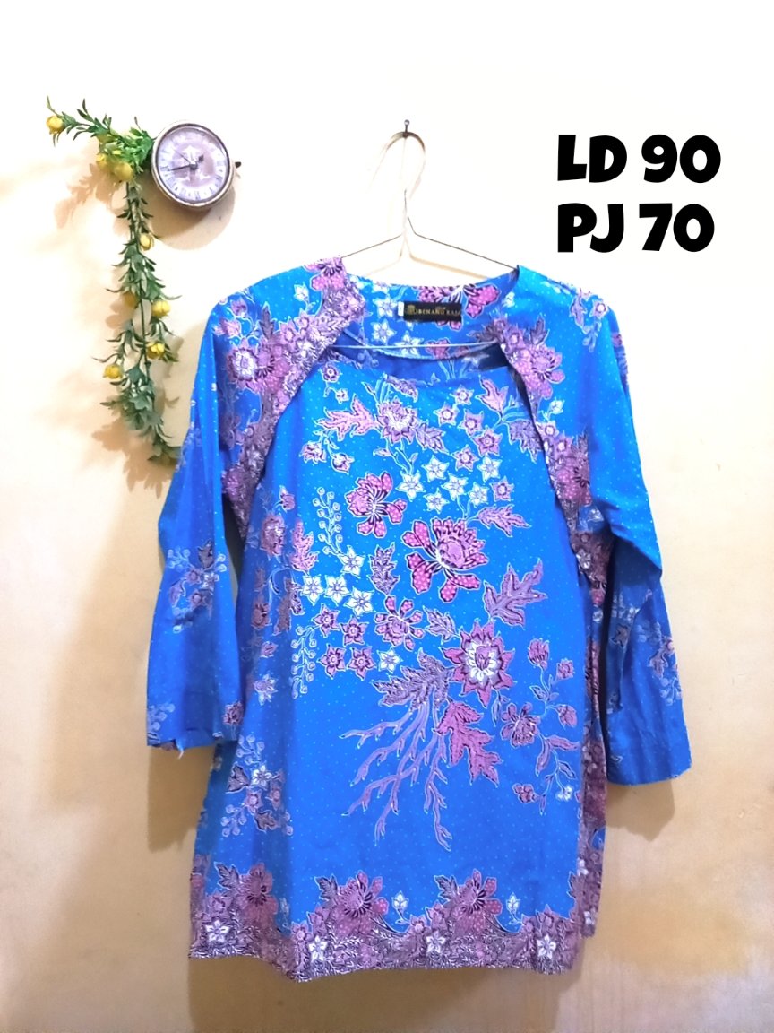 Ayneniyu's tweet image. WTS PRELOVED ATASAN WANITA MURAH

• Kondisi baju masih sangat baik (sudah di cuci bersih dan setrika, sebagian besar no minus)
• Size tertera di picture
• Chat untuk menanyakan detail baju

🍊 s.shopee.co.id/2B4ITymNhd

#preloved #prelovedbaju #prelovedatasan #prelovedwanita