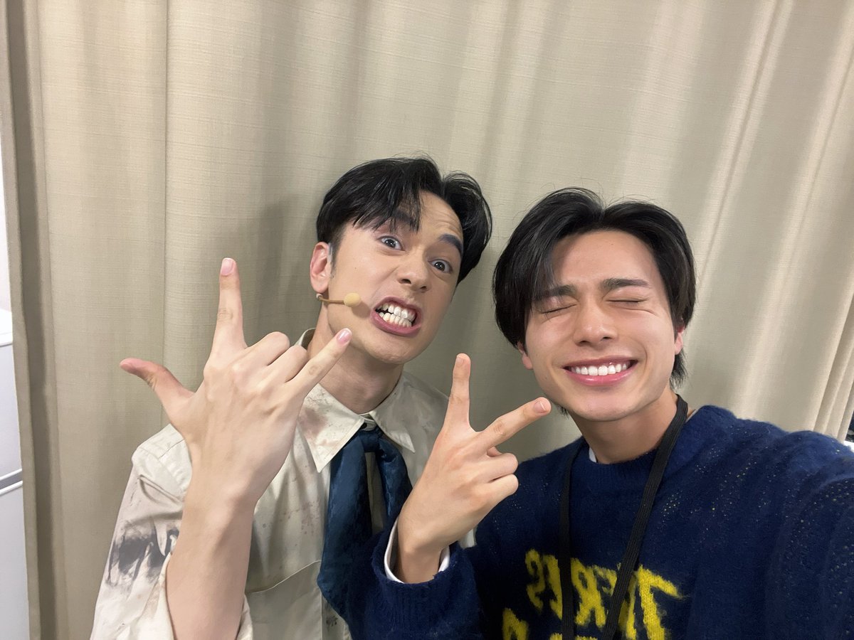 Kunpei_Kawamura's tweet photo. わーー！！俺がアンダースタディとして携わらせて頂いた懐かしの人生初現場『無人島に生きる十六人』が全編無料配信だそうです！！✨
20:00〜！本当にすっっっごく熱くて感動できる素敵な作品です！ぜひ！！！🔥
#島ステ　#無人島に生きる十六人 https://t.co/sCIHKtL2Rm