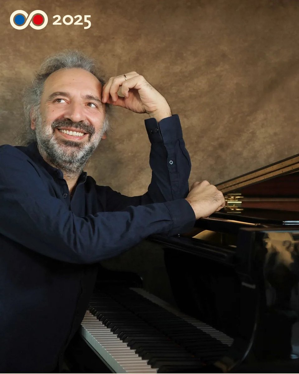 𝗧𝗿𝗲 𝗽𝗶𝗮𝗻𝗼𝗳𝗼𝗿𝘁𝗶 𝘀𝘂𝗹 𝗕𝗲𝗹𝘃𝗲𝗱𝗲𝗿𝗲 𝗱𝗶 𝗩𝗶𝗹𝗹𝗮 𝗥𝘂𝗳𝗼𝗹𝗼 
Stefano Bollani, Dado Moroni e Danilo Rea si cimentano con l’eredità di Oscar Peterson. 
📷 Info (evento SOLD OUT): fb.me/e/4VAbQAsyD
#ravellofestival73