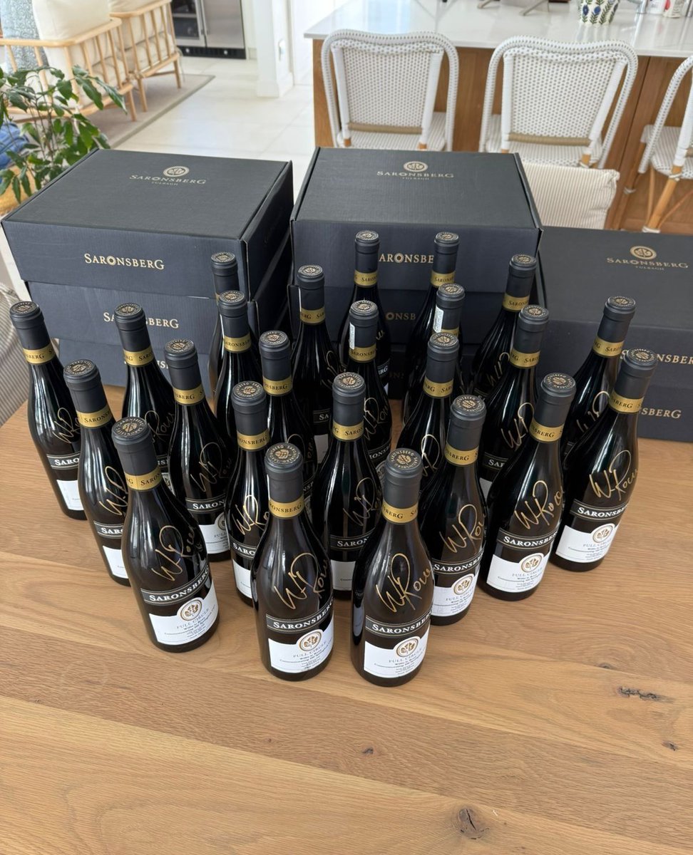To honour <a href="/wjjleroux/">Willie le roux</a>’s 100th Springbok cap, we partnered on a limited release of Full Circle 2022. Just 21 signed bottles, with all proceeds going to <a href="/CareforWild/">Care For Wild Rhino Sanctuary</a> Rhino Sanctuary, his chosen charity.

There are 4 cases left.

‣ saronsbergshop.com/collections/re…