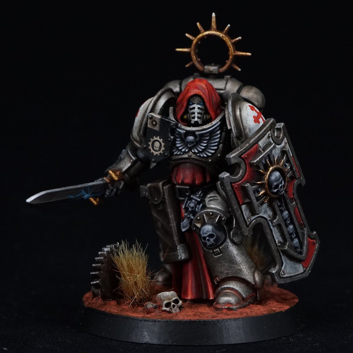 Lenny_Craft_it's tweet photo. Bladeguard 4/6 from my Iron Templars ⚔️
Painted this one a while back. Still proud of the look, especially the lighting work.

Happy crafting.

#WarhammerCommunity #Warhammer #Warhammer40k #Bladeguard #IronTemplars https://t.co/2G8N4GSt97