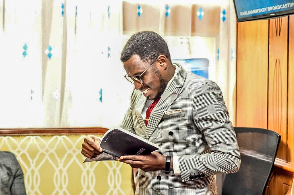 <a href="/VynnieIsaac/">Mummy~Boss 💴</a> "Chained" by <a href="/akida_14/">Esse Akida</a>. I'm a very poor reader but I purpose to finish reading it by 26th September, exactly one year since I got it.