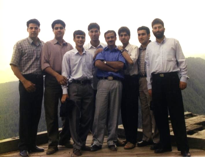 did I hear u correct (@wadoos) on Twitter photo Some Santri others Mantri . Good old days Crica 2000. Drom the left Reyaz Afzal Beigh, Sajjid Farooq , Javeed Hassan ,Ather Parveez , Waqas Wadoo, Javeed Kar, Jamsheed Kaiser Lone and Altaf Qusar Koul. #gulmarg <a href="/zahidwani123/">𝙕𝙖𝙝𝙞𝙙 𝙒𝙖𝙣𝙞🗨</a> <a href="/irfanifs/">Irfan Rasool</a> <a href="/Ubaid_Urfat/">Ubaid Arfat 🌲🌎</a> <a href="/sofiQayoom/">Sofi Qayoom🍁</a> Some Santri others Mantri . Good old days Crica 2000. Drom the left Reyaz Afzal Beigh, Sajjid Farooq , Javeed Hassan ,Ather Parveez , Waqas Wadoo, Javeed Kar, Jamsheed Kaiser Lone and Altaf Qusar Koul. #gulmarg <a href="/zahidwani123/">𝙕𝙖𝙝𝙞𝙙 𝙒𝙖𝙣𝙞🗨</a> <a href="/irfanifs/">Irfan Rasool</a> <a href="/Ubaid_Urfat/">Ubaid Arfat 🌲🌎</a> <a href="/sofiQayoom/">Sofi Qayoom🍁</a>