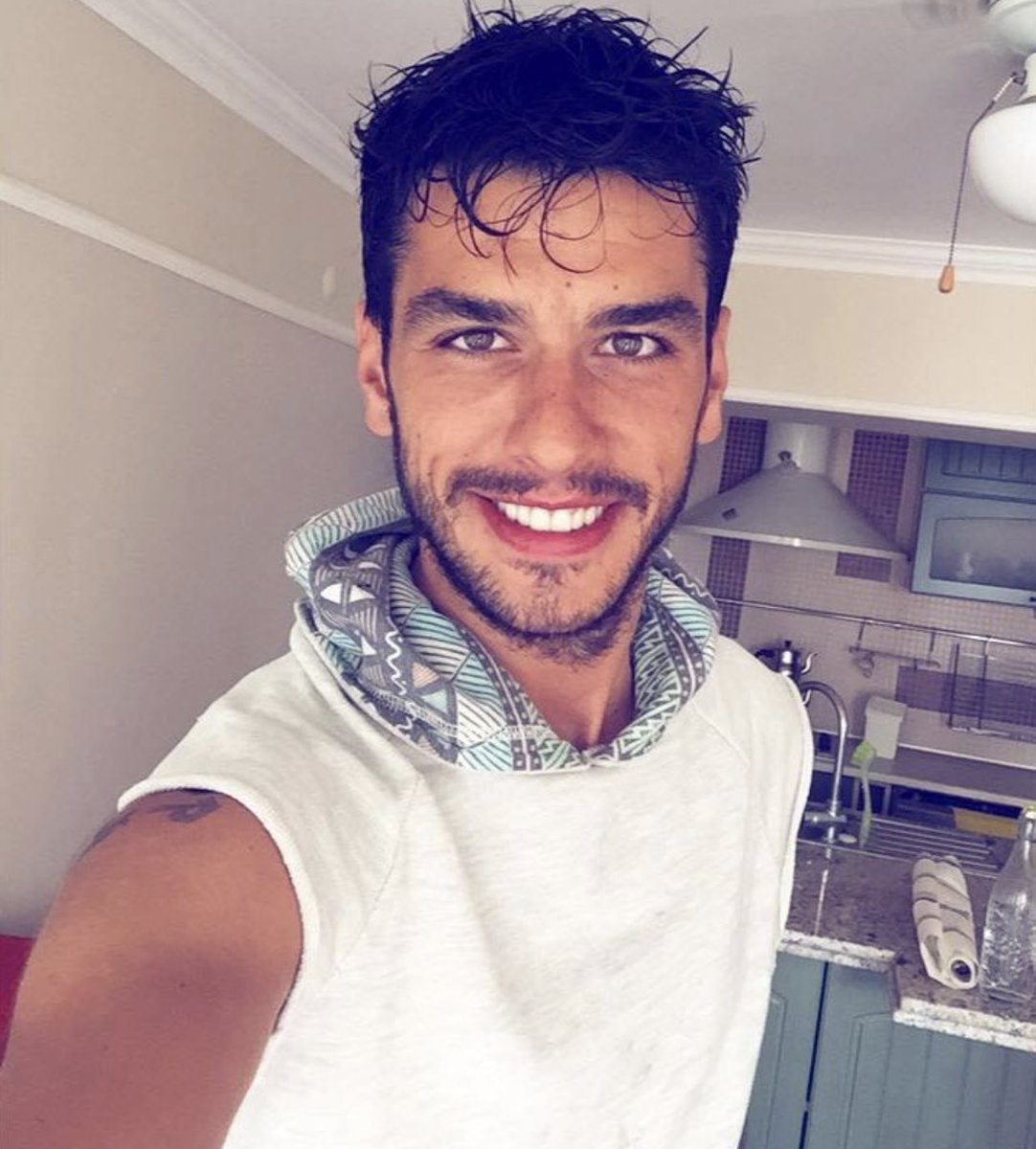 mandaliinasever's tweet image. kızlar ve my type erkekleri