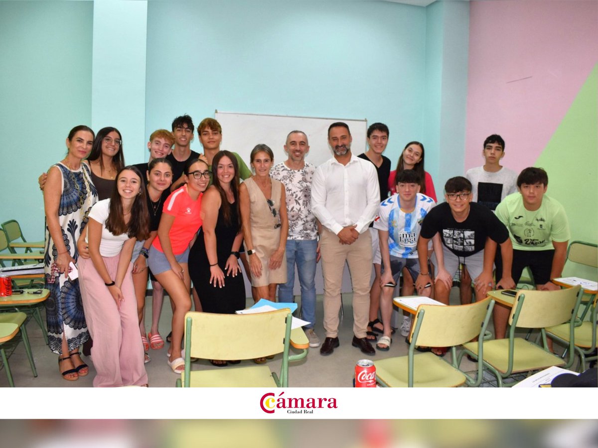 Cámara de Comercio de Ciudad Real (@camaracr) on Twitter photo 💧 ¡Formación que salva vidas y crea futuro!
14 jóvenes completan en <a href="/aytopuertollano/">PUERTOLLANO</a> el curso de Salvamento Acuático y Socorrismo gracias al programa #TalentoJoven.
👏 Gracias al concejal Javier Trujillo y a Raúl Serrano por su apoyo.
#CámaraCiudadReal #EuropaSeSiente 💧 ¡Formación que salva vidas y crea futuro!
14 jóvenes completan en <a href="/aytopuertollano/">PUERTOLLANO</a> el curso de Salvamento Acuático y Socorrismo gracias al programa #TalentoJoven.
👏 Gracias al concejal Javier Trujillo y a Raúl Serrano por su apoyo.
#CámaraCiudadReal #EuropaSeSiente