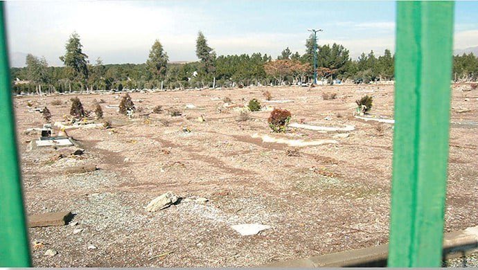 As human rights experts warn of a potential 1988-style massacre in Iran the daughter of executed prisoner #MehdiHassani reports that the regime is withholding his body and burial site. In the 1988 massacre, authorities secretly buried thousands of political prisoners in unmarked