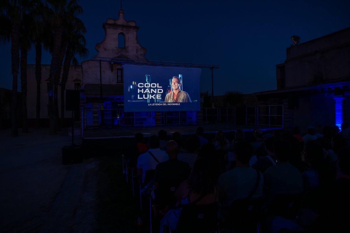 🌙 Anoche disfrutamos de La leyenda del indomable, con un Paul Newman inolvidable y un público entregado bajo las estrellas.

Gracias por acompañarnos una vez más en esta aventura de cine al aire libre 🎬

📸Paco de la Corte