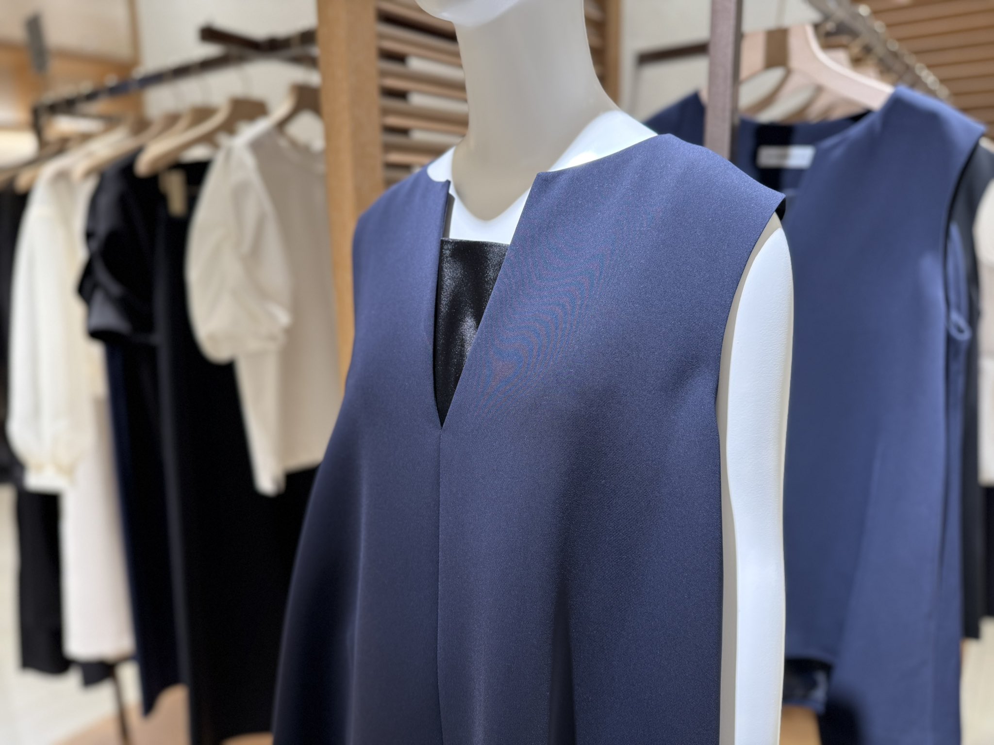 美品⭐︎アベニールエトワールモッズコート38 新作入荷情報〈ポンチショルダーギャザーワンピース〉 | m-i-d