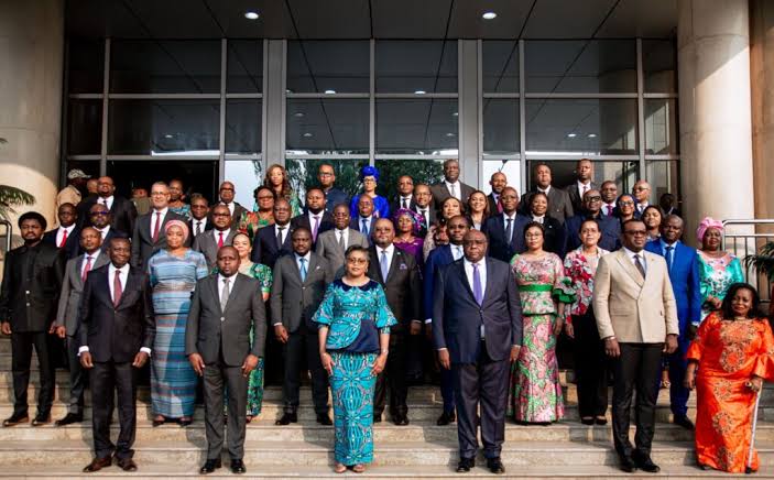 MEDIACONGO.NET (@mediacongo) on Twitter photo #RDC: Après l'annonce par <a href="/Presidence_RDC/">Présidence RDC 🇨🇩</a> #Tshisekedi d'une prochaine formation de l'exécutif national, plusieurs membres du gouvernement #Suminwa, en quête de reconduction dans l'équipe à venir, tentent de redorer leur image publique dans une campagne de communication avec des #RDC: Après l'annonce par <a href="/Presidence_RDC/">Présidence RDC 🇨🇩</a> #Tshisekedi d'une prochaine formation de l'exécutif national, plusieurs membres du gouvernement #Suminwa, en quête de reconduction dans l'équipe à venir, tentent de redorer leur image publique dans une campagne de communication avec des