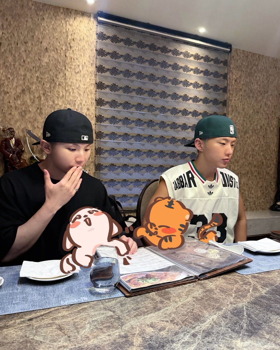 🐯🐱육아일기🍽️
#호시 #HOSHI #우지 #WOOZI  
#호우 #순훈 #soonhoon #hozi
#세븐틴   #SEVENTEEN