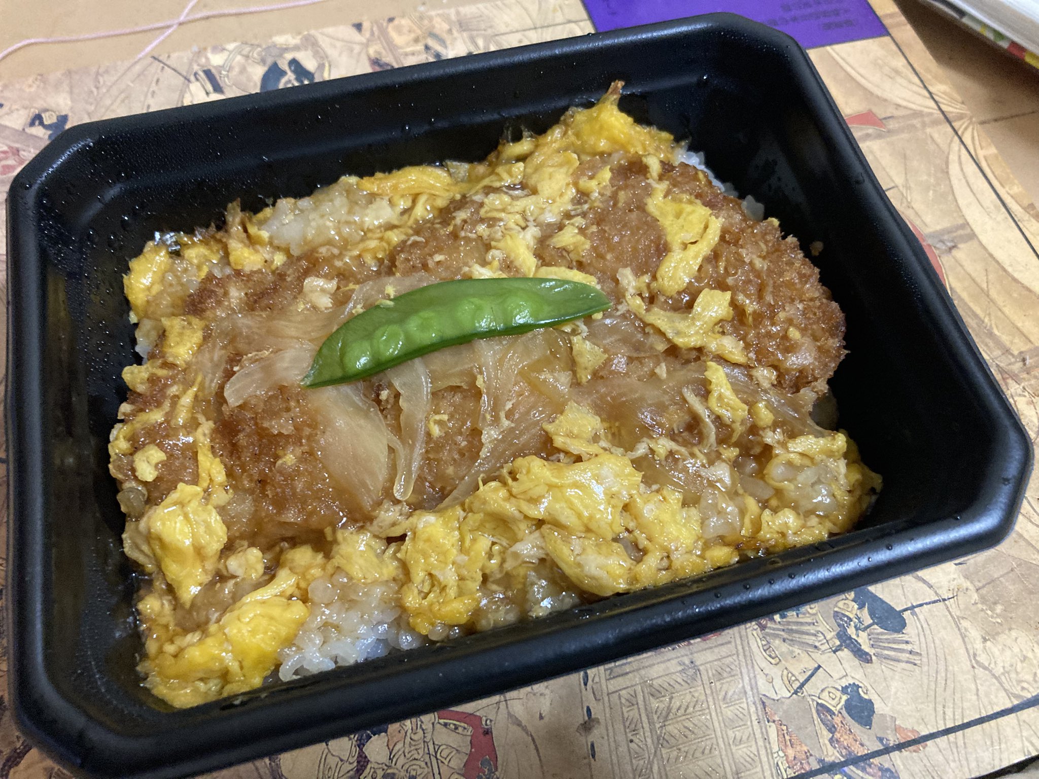 カツどん There's no one who can resist the heat of a super thick
