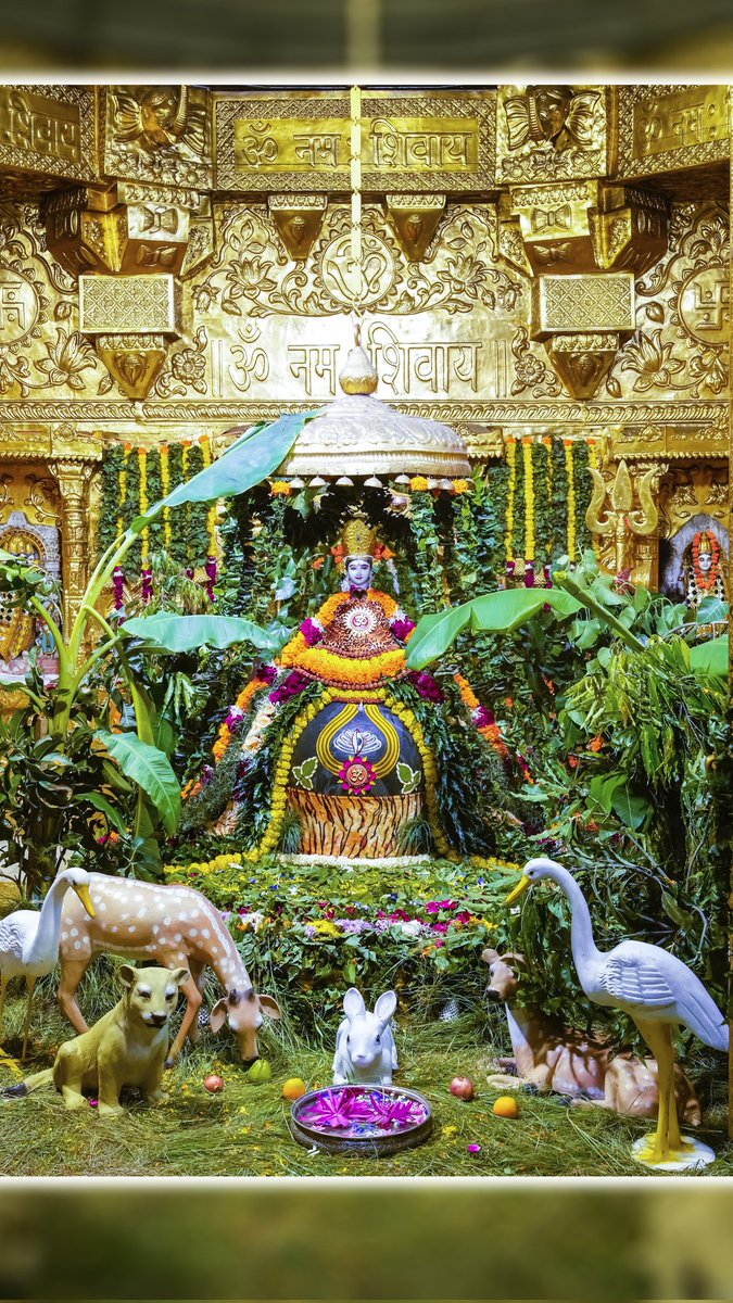 श्री सोमनाथ महादेव मंदिर,
प्रथम ज्योतिर्लिंग - गुजरात (सौराष्ट्र)
दिनांकः 30 जूलाई 2025,श्रावण शुक्ल षष्ठी - बुधवार
हरियाली दर्शन श्रृंगार
07254482
#somnath #mahadev #shivji
#bhakti #somnathlivedarshan #somnathtemple
