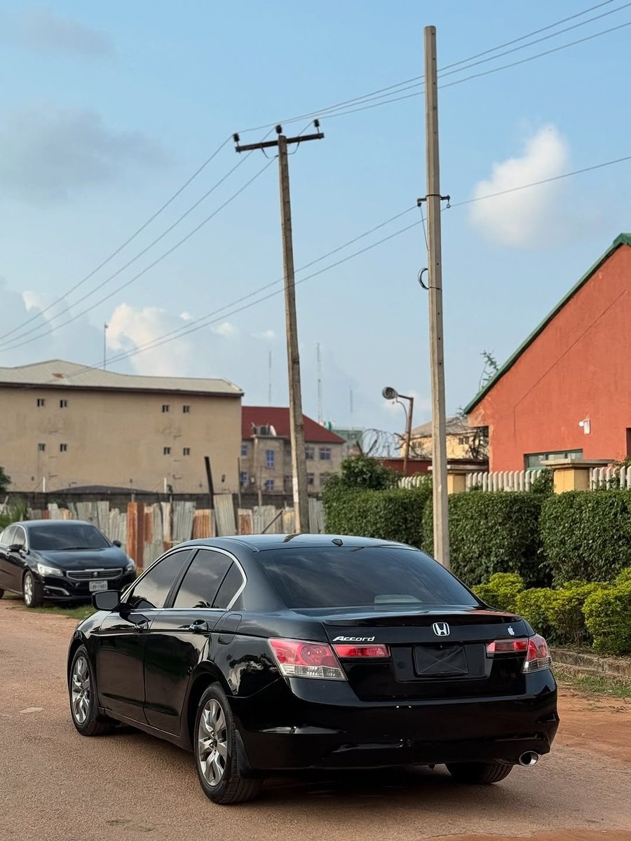 🚨🚨🚨
CLEAN HONDA ACCORD 2010 MODEL WITH ORIGINAL PAPERS AVAILABLE FOR 6.7M