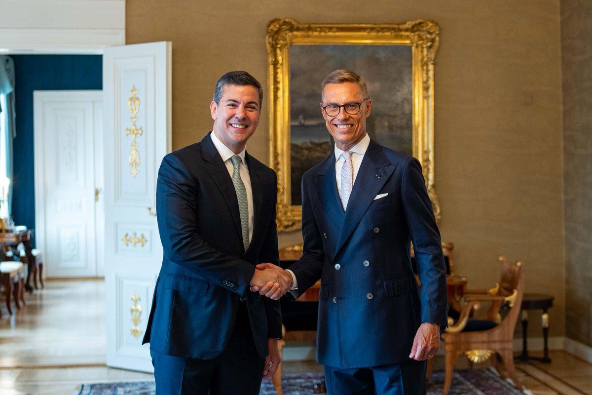 Paraguay y Finlandia: dos países con grandes sueños. 🇵🇾🤝🇫🇮

En Helsinki mantuve una reunión con el presidente Alexander Stubb. Nos une una visión común: transformar a nuestras naciones a través de la educación, la innovación y el desarrollo sostenible.

Finlandia demostró al